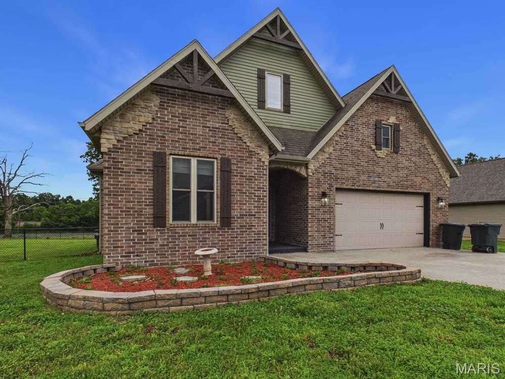 224 Sweet Valley Circle Crocker Missouri 4 bedroom 2 bathroom home for sale listed at $325,000