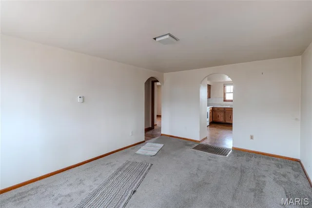 Living room — 922 Oak Lane Drive Rolla Missouri real estate
