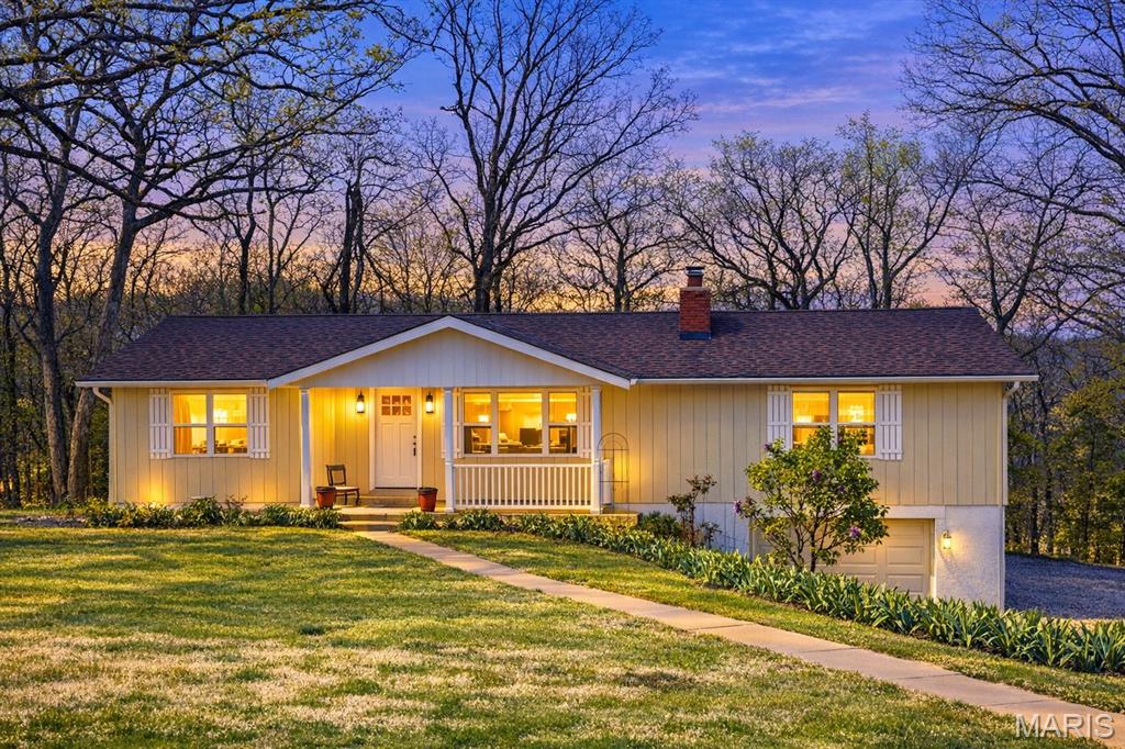 5362 W Anding Drive Catawissa Missouri 3 bedroom 2 bathroom home for sale listed at $383,000