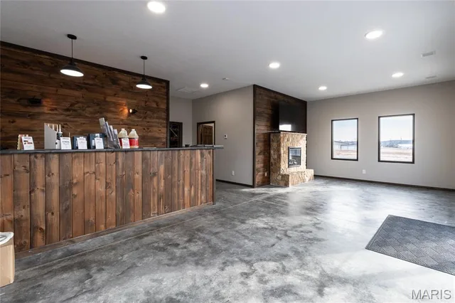 Primary bedroom — 6790 US Hwy 63 Houston Missouri real estate