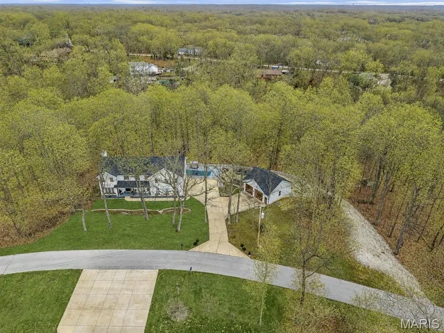 Front exterior — 50 Sunfish Drive Defiance Missouri real estate
