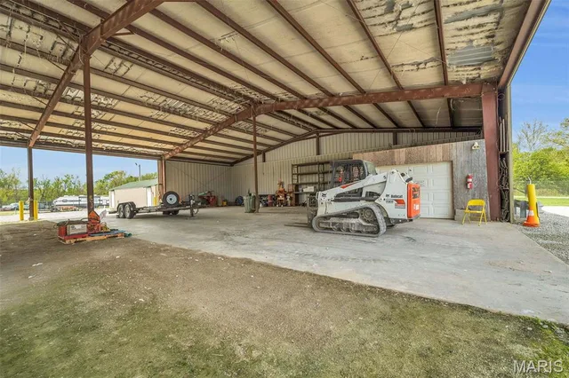 Kitchen — 15 Hampel Industrial Drive Moscow Mills Missouri real estate