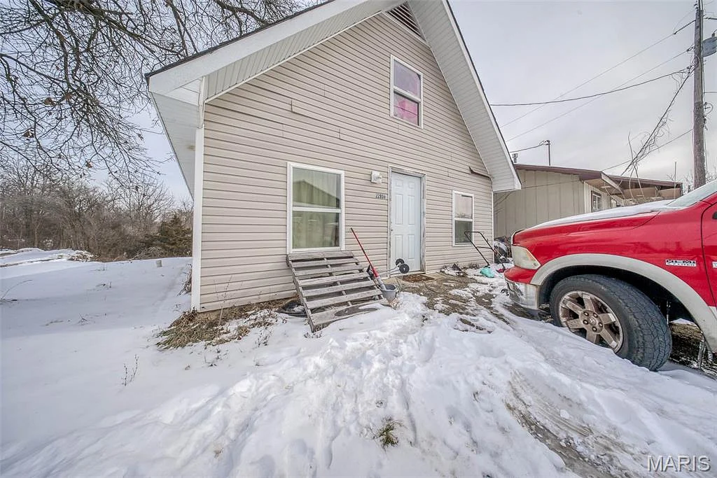 22930 Hardy Lane, St Robert MO