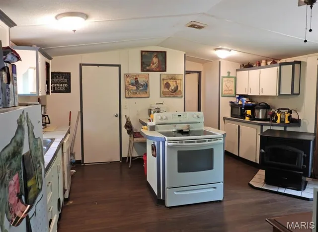 Kitchen — 14901 Beauty Drive Crocker Missouri real estate