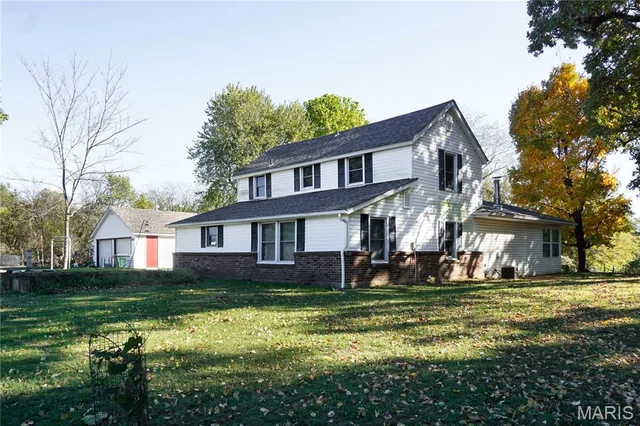 Primary bedroom — 1599 E State Route 72 Rolla Missouri real estate