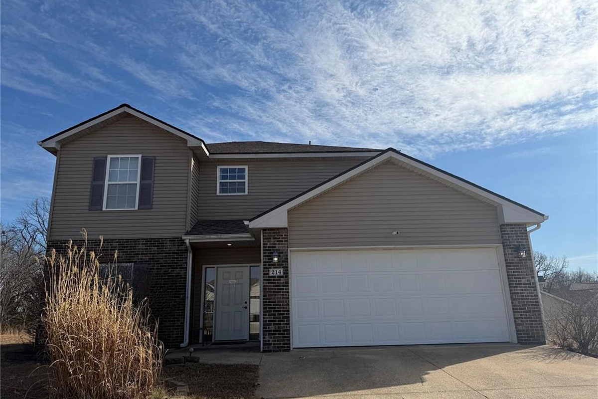 214 Fritts Circle Waynesville Missouri 3 bedroom 3 bathroom home for sale listed at $250,000