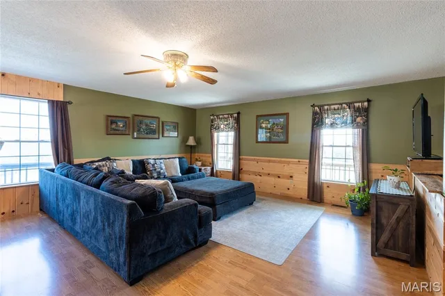 Primary bedroom — 20305 Pigeon Creek Road Licking Missouri real estate