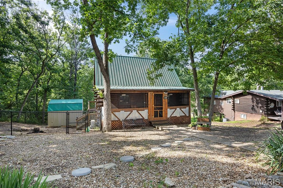 1886 Bittersweet Road Lake Ozark Missouri 2 bedroom 2 bathroom home for sale listed at $245,000