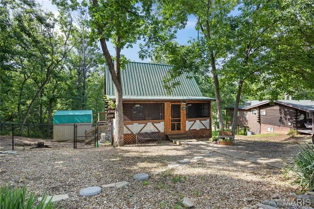 1886 Bittersweet Road, Lake Ozark MO