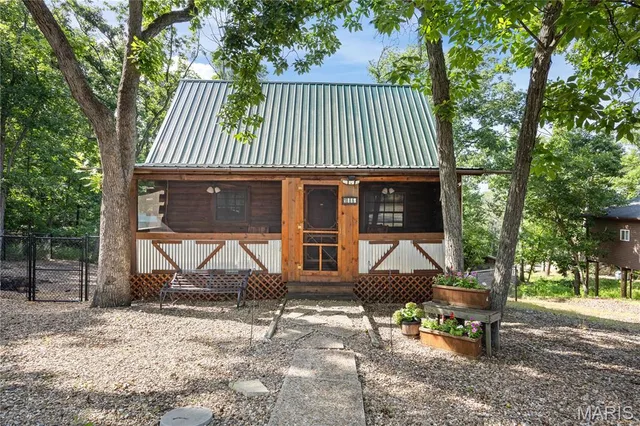 Front exterior — 1886 Bittersweet Road Lake Ozark Missouri real estate