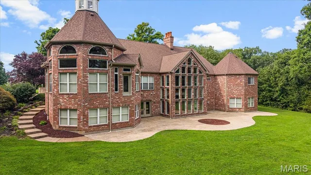 Primary bedroom — 1252 Pinehurst Club Court O'Fallon Missouri real estate