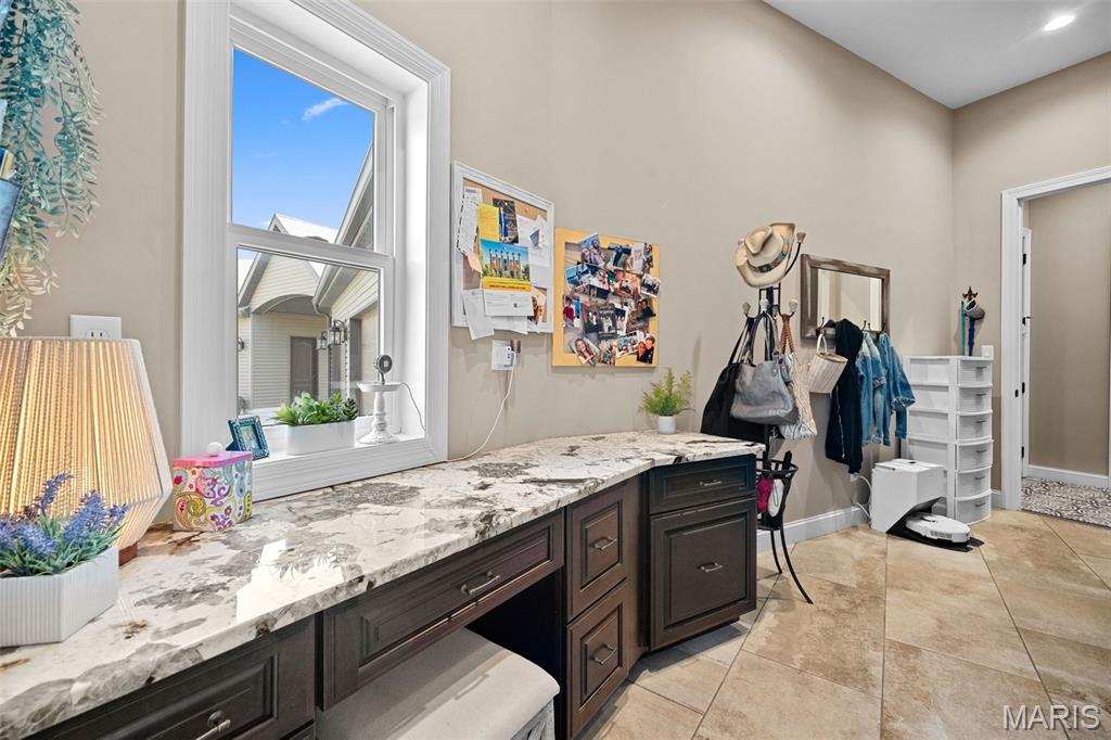 Photo 33