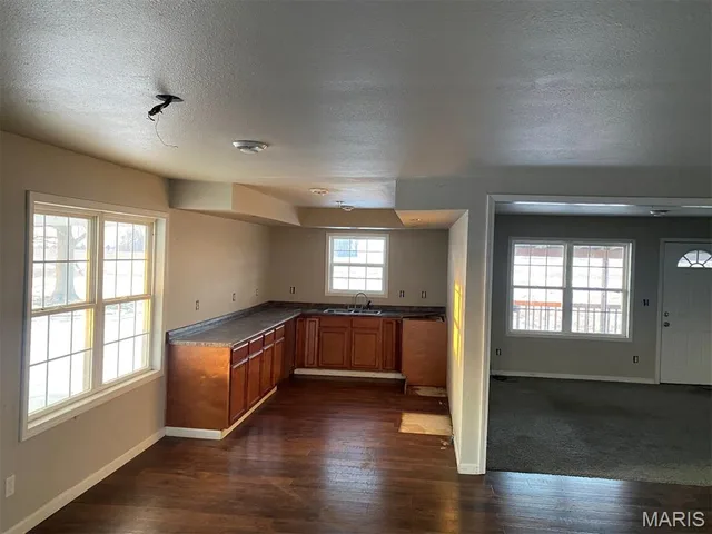 Living room — 1846 County Highway 524 Parma Missouri real estate