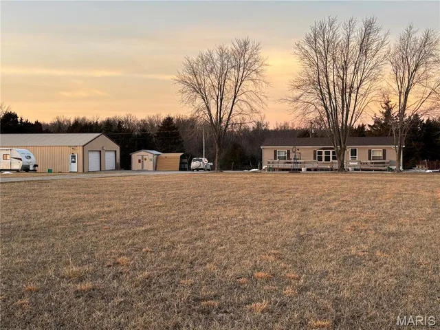 Front exterior — 13449 Highway J Conway Missouri real estate