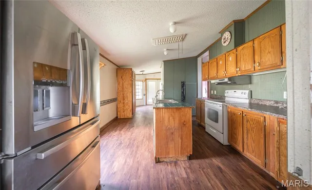 Primary bedroom — 16500 Buttercup Road Crocker Missouri real estate
