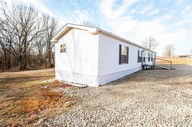 Primary bedroom — 35240 28 Highway W Belle Missouri real estate