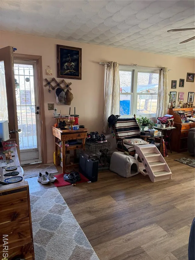 Primary bedroom — 20262 Highway 8 St James Missouri real estate