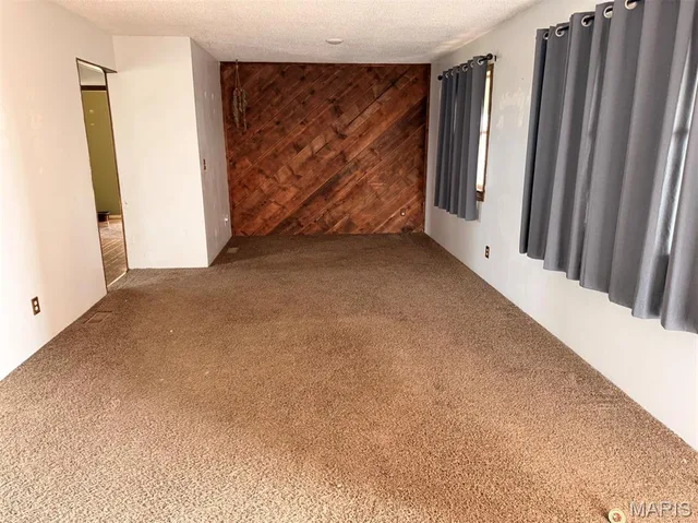 Living room — 5451 Highway M Mountain Grove Missouri real estate