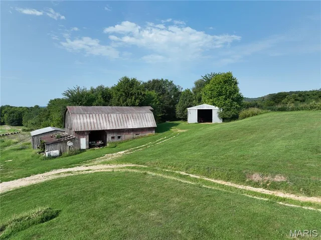 Front exterior — 11742 Highway D Louisiana Missouri real estate