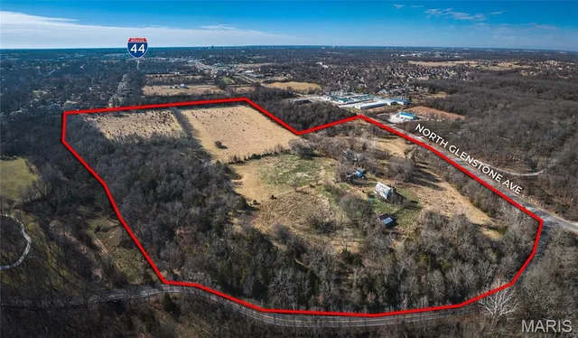 Primary bedroom — 4260 N State Highway H Springfield Missouri real estate