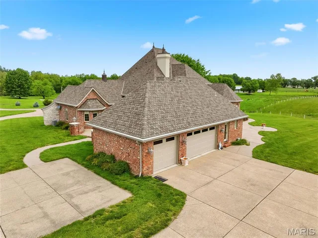 Kitchen — 2662 N Hwy 79 Elsberry Missouri real estate