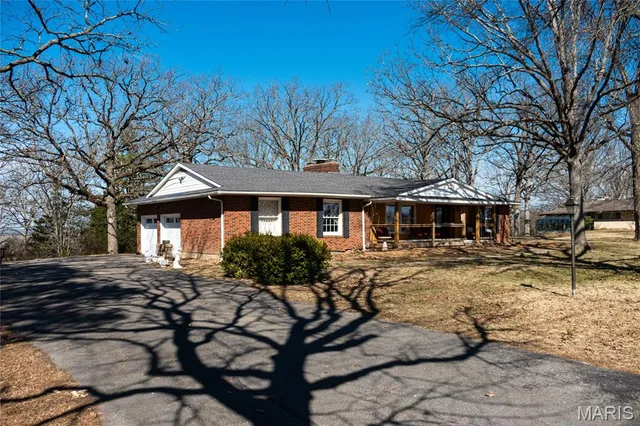 Front exterior — 1002 Vista Drive Rolla Missouri real estate