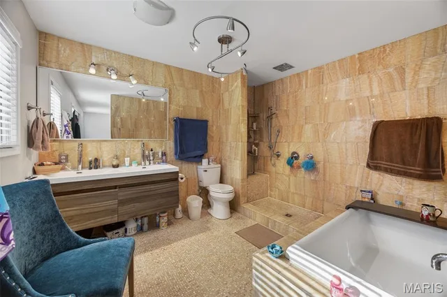 Primary bedroom — 1105 Old Highway H Waynesville Missouri real estate