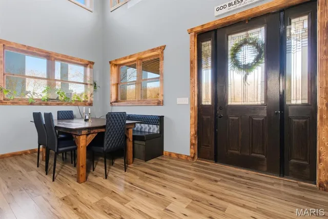 Living room — 8593 Hwy 17 Bucyrus Missouri real estate