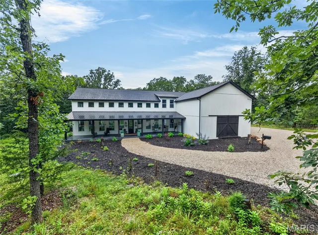 Primary bedroom — 23239 Highway T Waynesville Missouri real estate