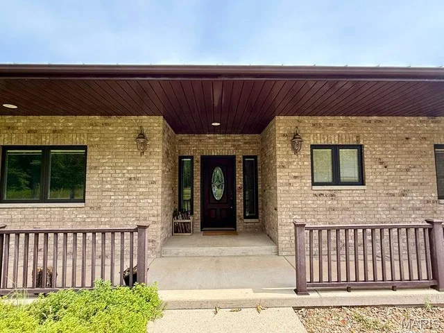 Front exterior — 20404 Alpine Trail Raymondville Missouri real estate