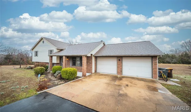 Front exterior — 22130 Rhyme Lane Waynesville Missouri real estate