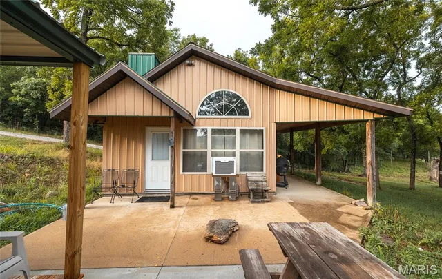 Primary bedroom — 0 Knobby Creek Lane Edwards Missouri real estate