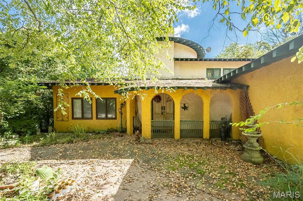 235 Quindaro Drive Florissant Missouri 5 bedroom 4 bathroom home for sale listed at $350,000