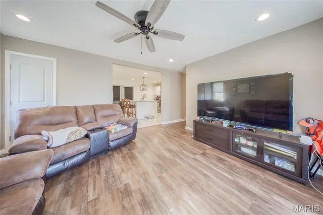 Primary bedroom — 11125 Pinedale Drive Rolla Missouri real estate