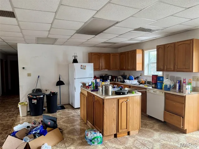 Kitchen — 12811 Highway 64 Lebanon Missouri real estate