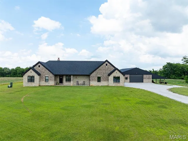 27650 Iowa Road, Perry MO real estate