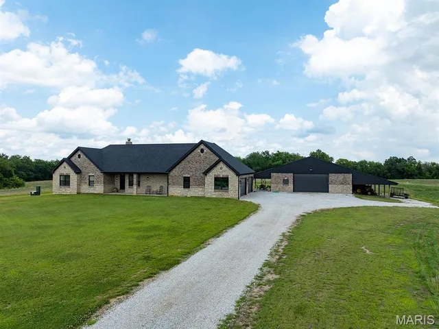 Front exterior — 27650 Iowa Road Perry Missouri real estate