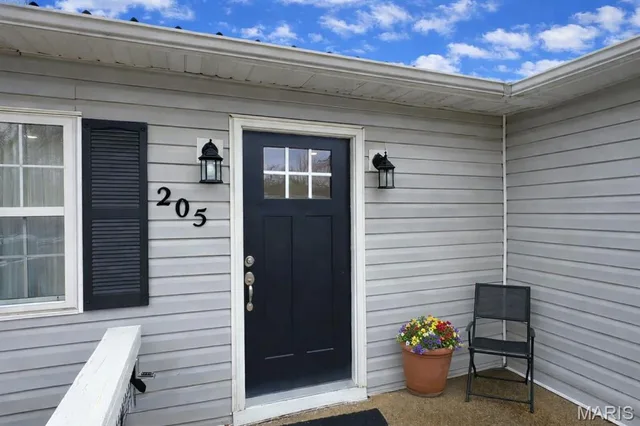 Primary bedroom — 205 N Waller Street Crocker Missouri real estate