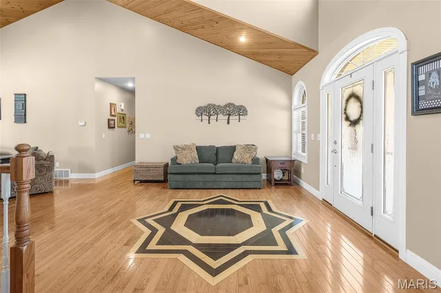 Primary bedroom — 112 Park Road Benton Missouri real estate
