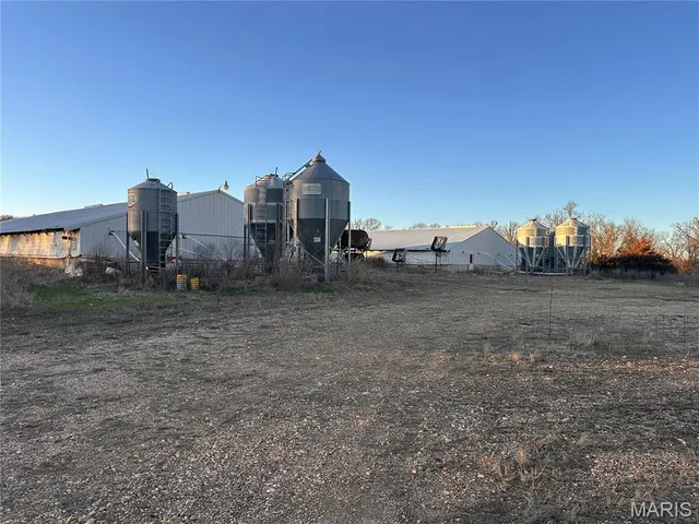 Primary bedroom — 12784 Highway 28 W Vienna Missouri real estate