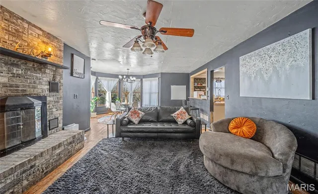 Living room — 13191 Rich Lane Rolla Missouri real estate