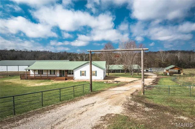 Front exterior — 1265 Old Cadet Road Bonne Terre Missouri real estate