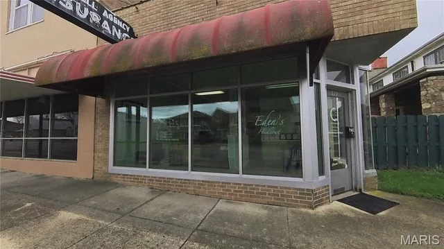Front exterior — 215 S Grand Avenue Houston Missouri real estate