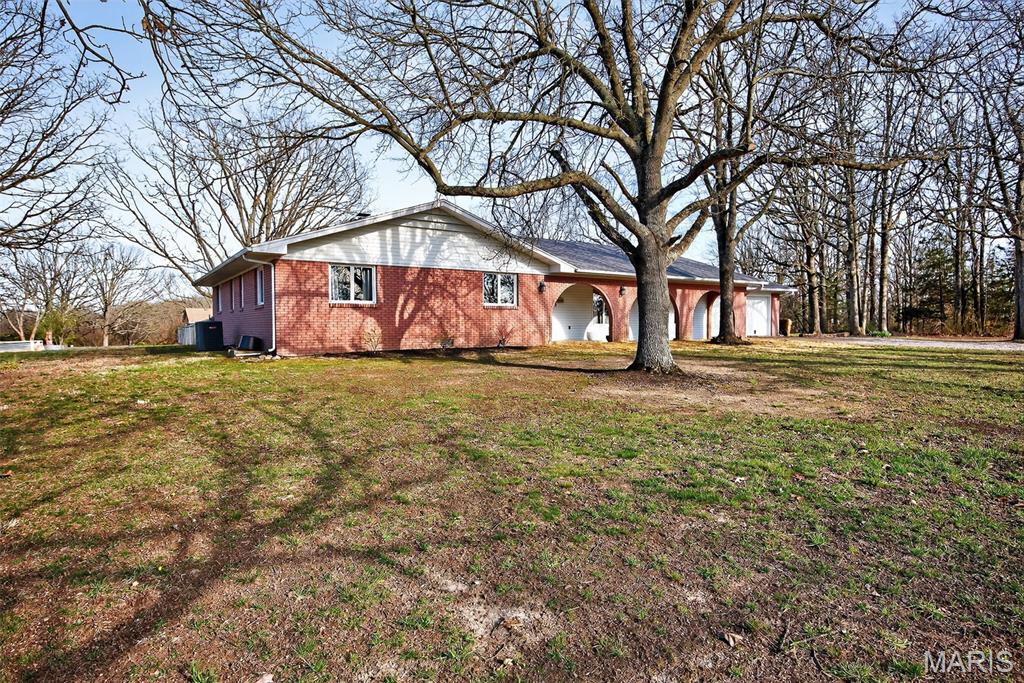 22762 Post Oak Lane Lebanon Missouri 3 bedroom 3 bathroom home for sale listed at $284,500