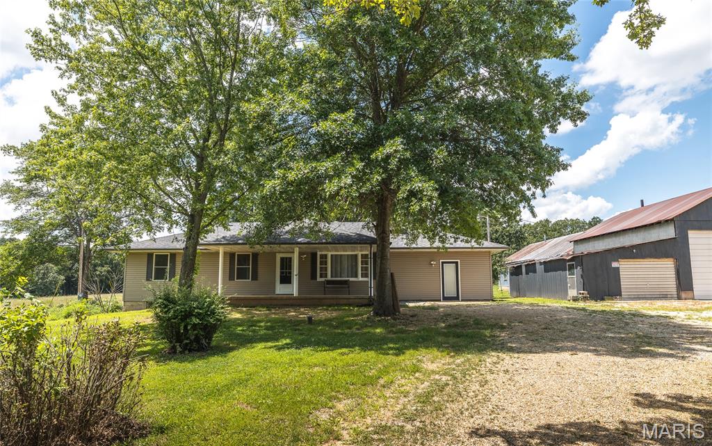 13515 County Road 2190 Rolla Missouri 5 bedroom 3 bathroom home for sale listed at $450,000