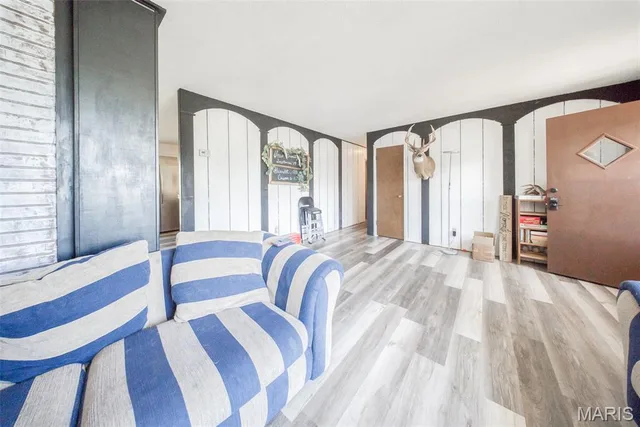 Primary bedroom — 1323 Woodlawn Drive Rolla Missouri real estate