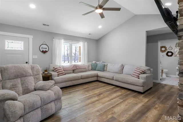 Primary bedroom — 2101 Madison 9236 Fredericktown Missouri real estate