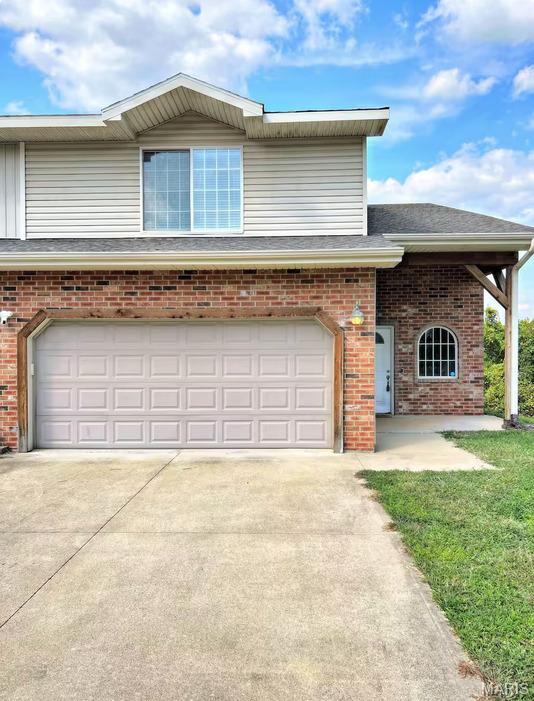 Front exterior — 142 Hickory Ridge Drive St Robert Missouri real estate