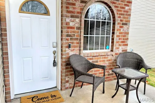 Living room — 142 Hickory Ridge Drive St Robert Missouri real estate