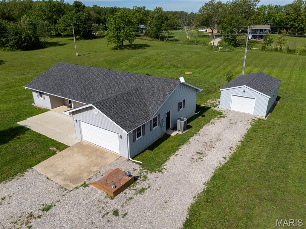 30421 Peach Blossom Lane Lebanon Missouri 3 bedroom 2 bathroom home for sale listed at $295,000